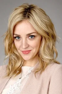 Abby Elliott Oyuncu Profil Görseli
