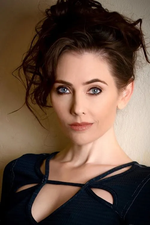 Adrienne Wilkinson Oyuncu Profil Görseli