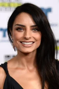 Aislinn Derbez Oyuncu Profil Görseli