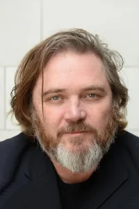Alex Ferns Oyuncu Profil Görseli