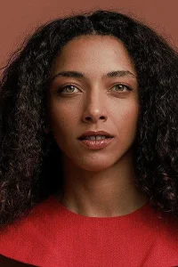 Alice Carvalho Oyuncu Profil Görseli