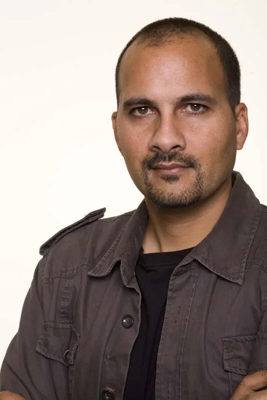 Amyn Kaderali Yönetmen Profil Görseli