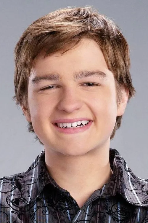 Angus T. Jones Oyuncu Profil Görseli