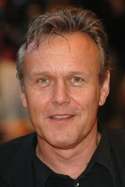 Anthony Stewart Head Oyuncu Profil Görseli