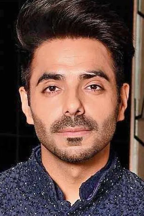 Aparshakti Khurana Oyuncu Profil Görseli