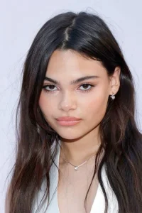 Ariana Greenblatt Oyuncu Profil Görseli