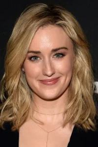 Ashley Johnson Oyuncu Profil Görseli