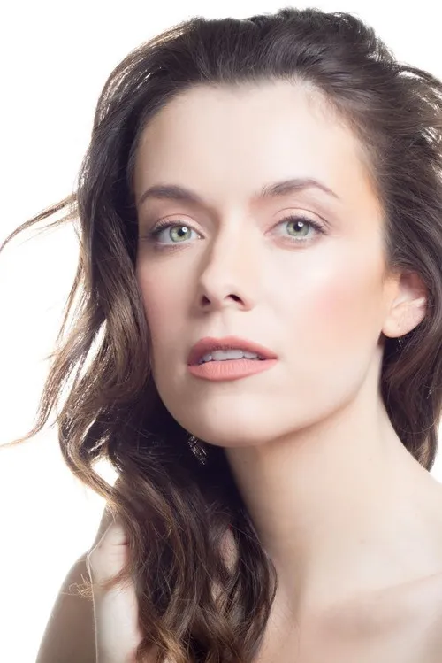 Ashlynn Yennie Oyuncu Profil Görseli