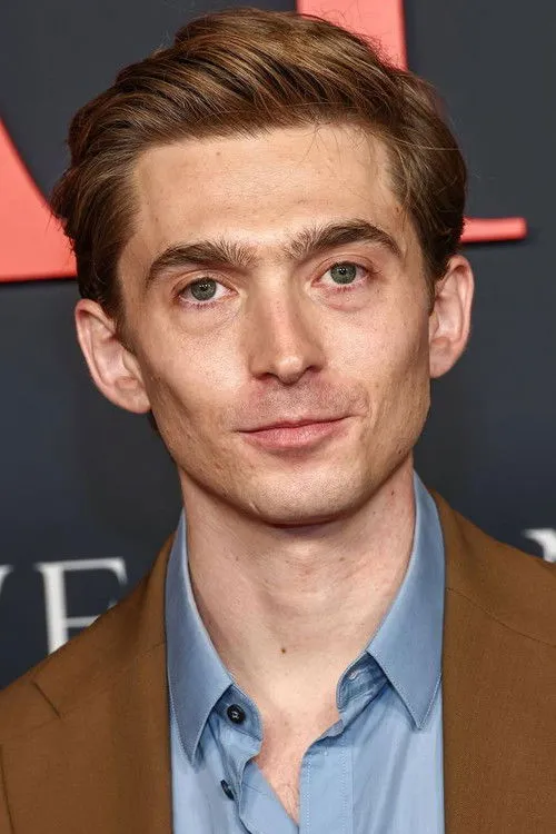 Austin Abrams Oyuncu Profil Görseli