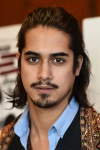 Avan Jogia Oyuncu Profil Görseli