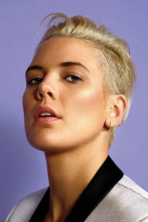 Betty Who Oyuncu Profil Görseli