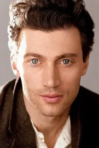 Bryce Pinkham Oyuncu Profil Görseli