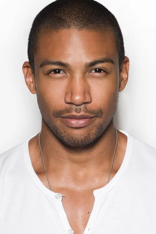 Charles Michael Davis Oyuncu Profil Görseli