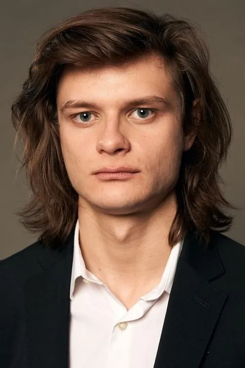 Charlie Tahan Oyuncu Profil Görseli