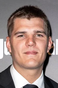 Chris Zylka Oyuncu Profil Görseli