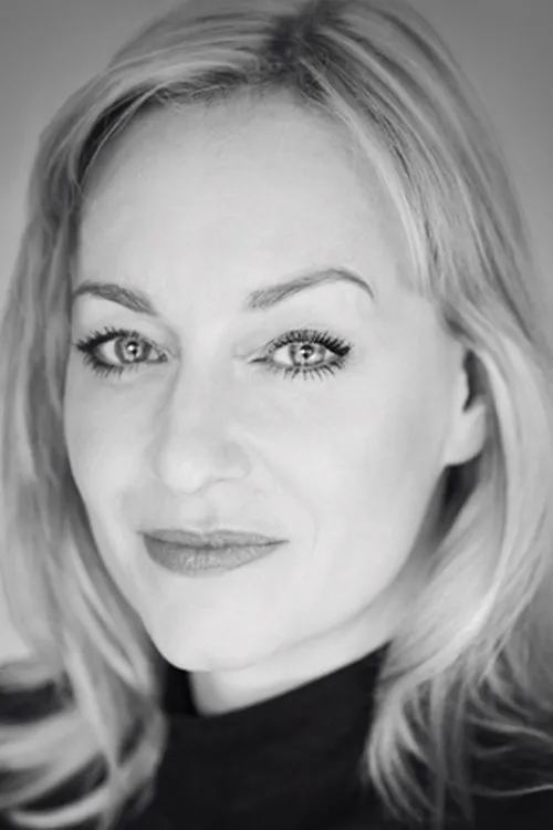 Christine Tremarco Oyuncu Profil Görseli