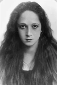 Claire Du Brey Oyuncu Profil Görseli