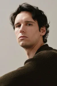 Cory Michael Smith Oyuncu Profil Görseli