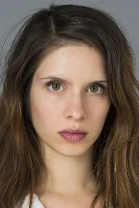 Daphné Patakia Oyuncu Profil Görseli