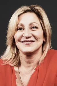 Edie Falco Oyuncu Profil Görseli