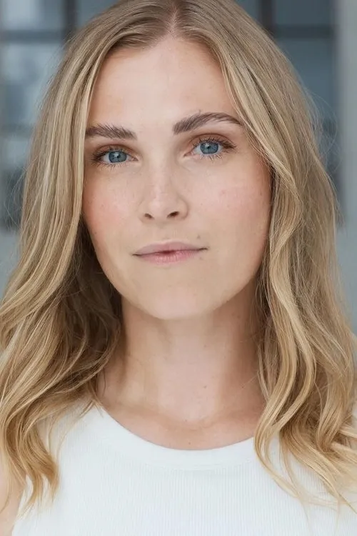 Eliza Taylor Oyuncu Profil Görseli