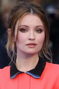 Emily Browning Oyuncu Profil Görseli