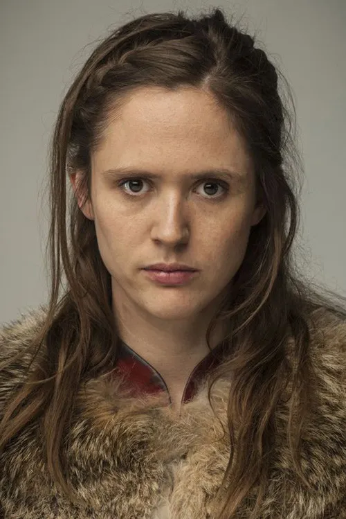 Emily Cox Oyuncu Profil Görseli