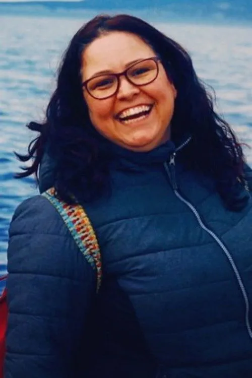 Emine Sergen Kazbek Oyuncu Profil Görseli