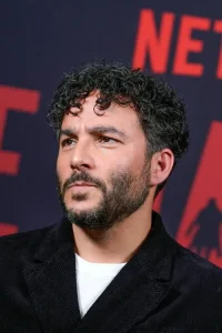 Ennis Esmer Oyuncu Profil Görseli