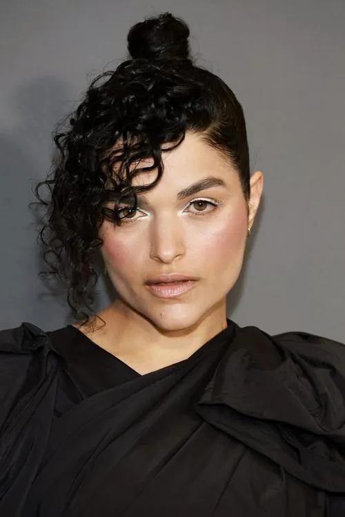 Eve Harlow Oyuncu Profil Görseli