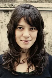 Gabriela Amaral Almeida Yönetmen Profil Görseli