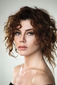 Gökçe Bahadır Oyuncu Profil Görseli