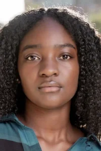 Halle Bush Oyuncu Profil Görseli