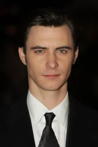 Harry Lloyd Oyuncu Profil Görseli