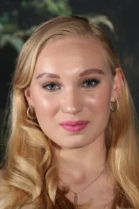 Helena Zengel Oyuncu Profil Görseli