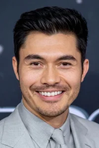 Henry Golding Oyuncu Profil Görseli