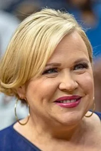 Holly Rowe Oyuncu Profil Görseli