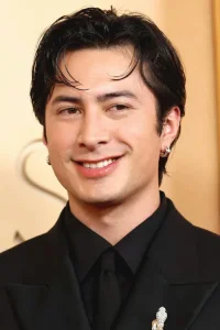 Hudson Williams Oyuncu Profil Görseli