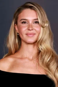 Isabel May Oyuncu Profil Görseli