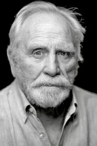 James Cosmo Oyuncu Profil Görseli