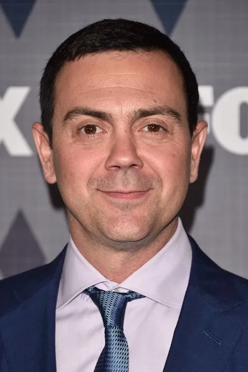 Joe Lo Truglio Oyuncu Profil Görseli