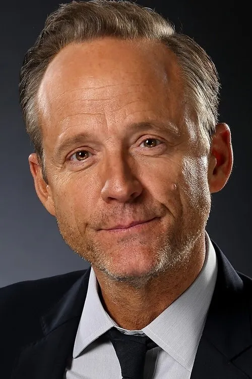John Benjamin Hickey Oyuncu Profil Görseli