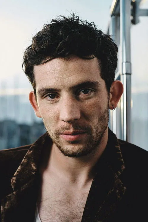 Josh O'Connor Oyuncu Profil Görseli