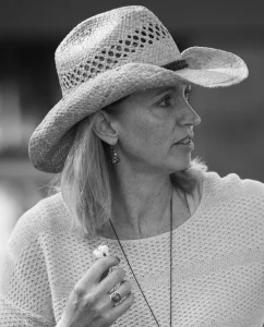 Julie Herlocker Yönetmen Profil Görseli