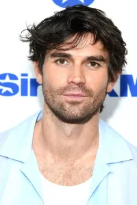 K.J. Apa Oyuncu Profil Görseli