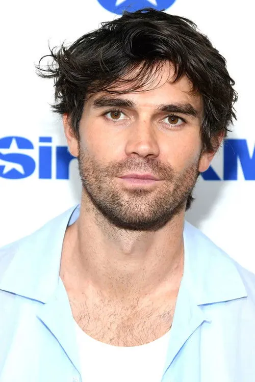 K.J. Apa Oyuncu Profil Görseli