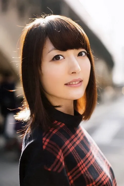 Kana Hanazawa Oyuncu Profil Görseli