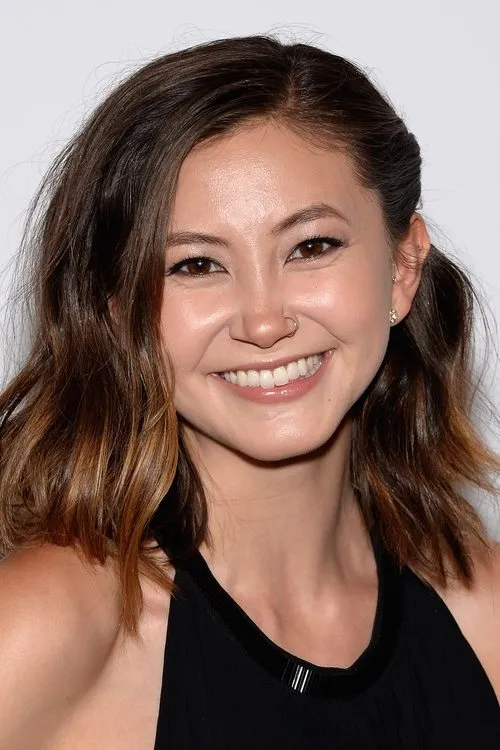 Kimiko Glenn Oyuncu Profil Görseli