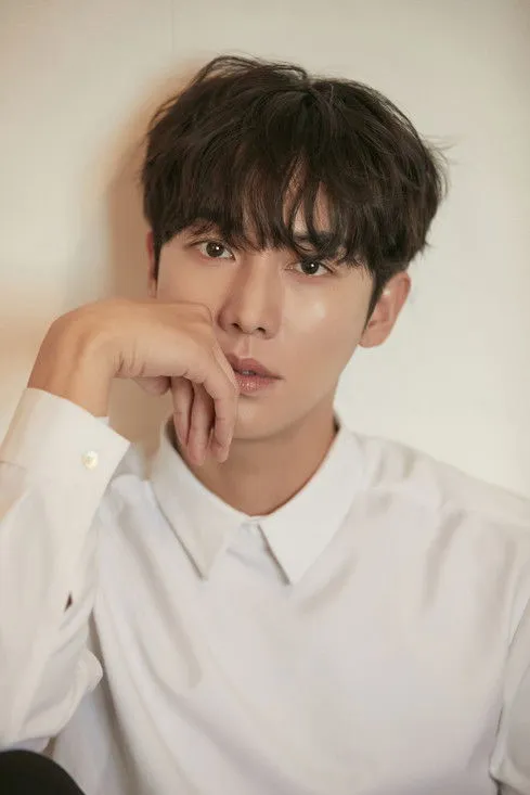 Kwon Hwa-woon Oyuncu Profil Görseli