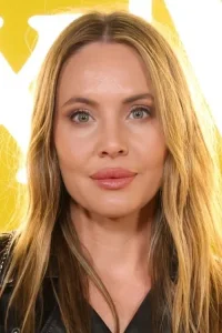 Leah Pipes Oyuncu Profil Görseli